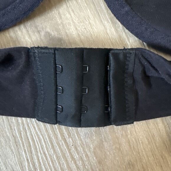 New w/ Tags Secret Treasures 40C Black Nursing Bra Underwire Adjustable Comfort - Picture 6 of 8